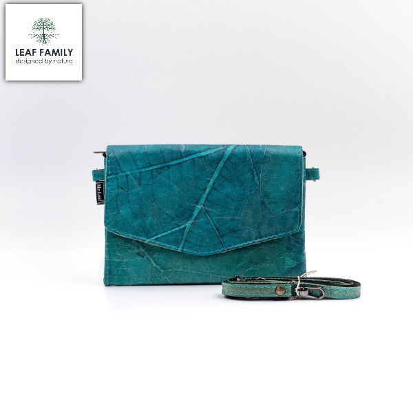 Vegane und nachhaltige Tasche / Clutch flach aus Teakblättern