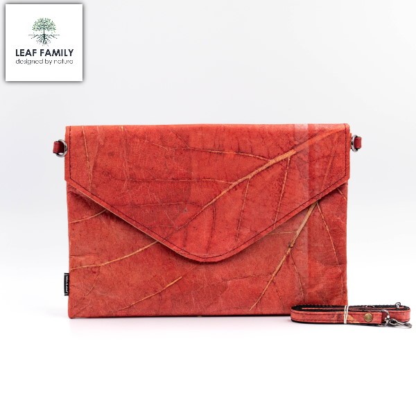 Vegane und nachhaltige Tasche / Clutch groß und flach aus Teakblättern