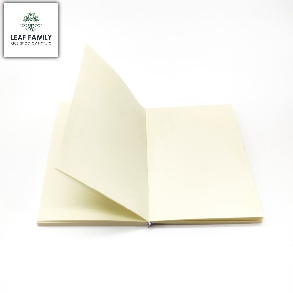 Veganes und nachhaltiges Notiz- und Tagebuch - Nachfüll-Paperback für Hülle aus Teakblatt-Blatt