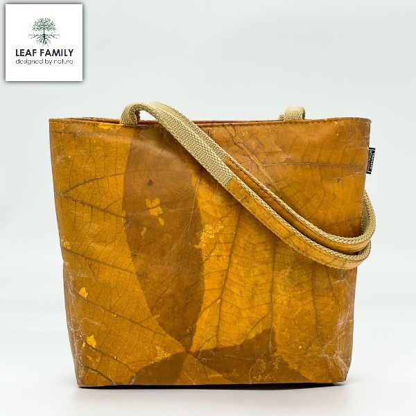 Vegane und nachhaltige Handtasche für Damen aus Teakblättern